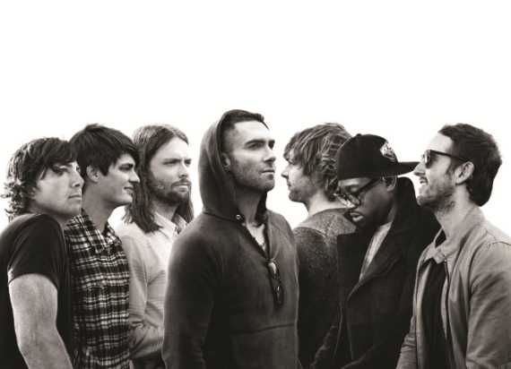 Maroon 5, all members together on one Pic